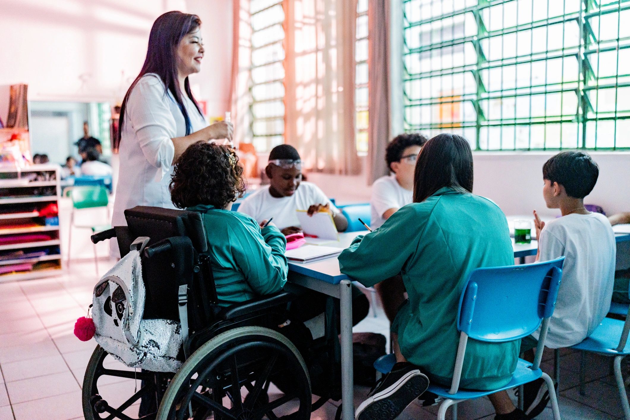 Inclusive classroom activity with diverse learners